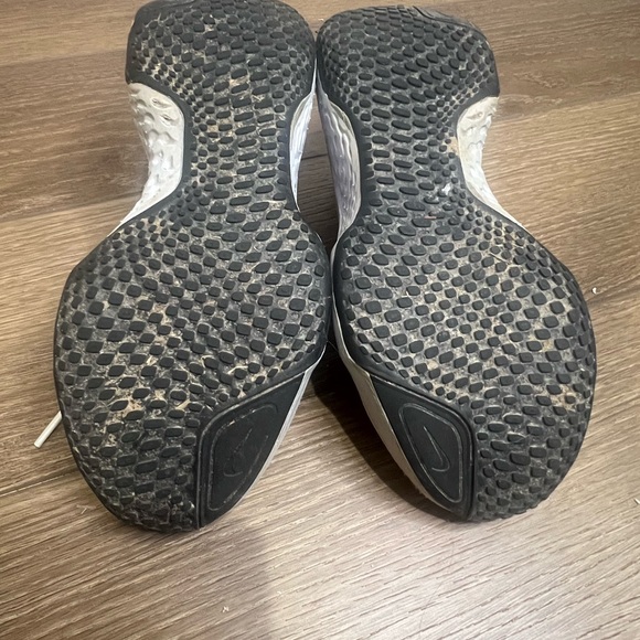 Women's Nike Zoom X Invincible Run Flyknit Running Shoes - Picture 14 of 15